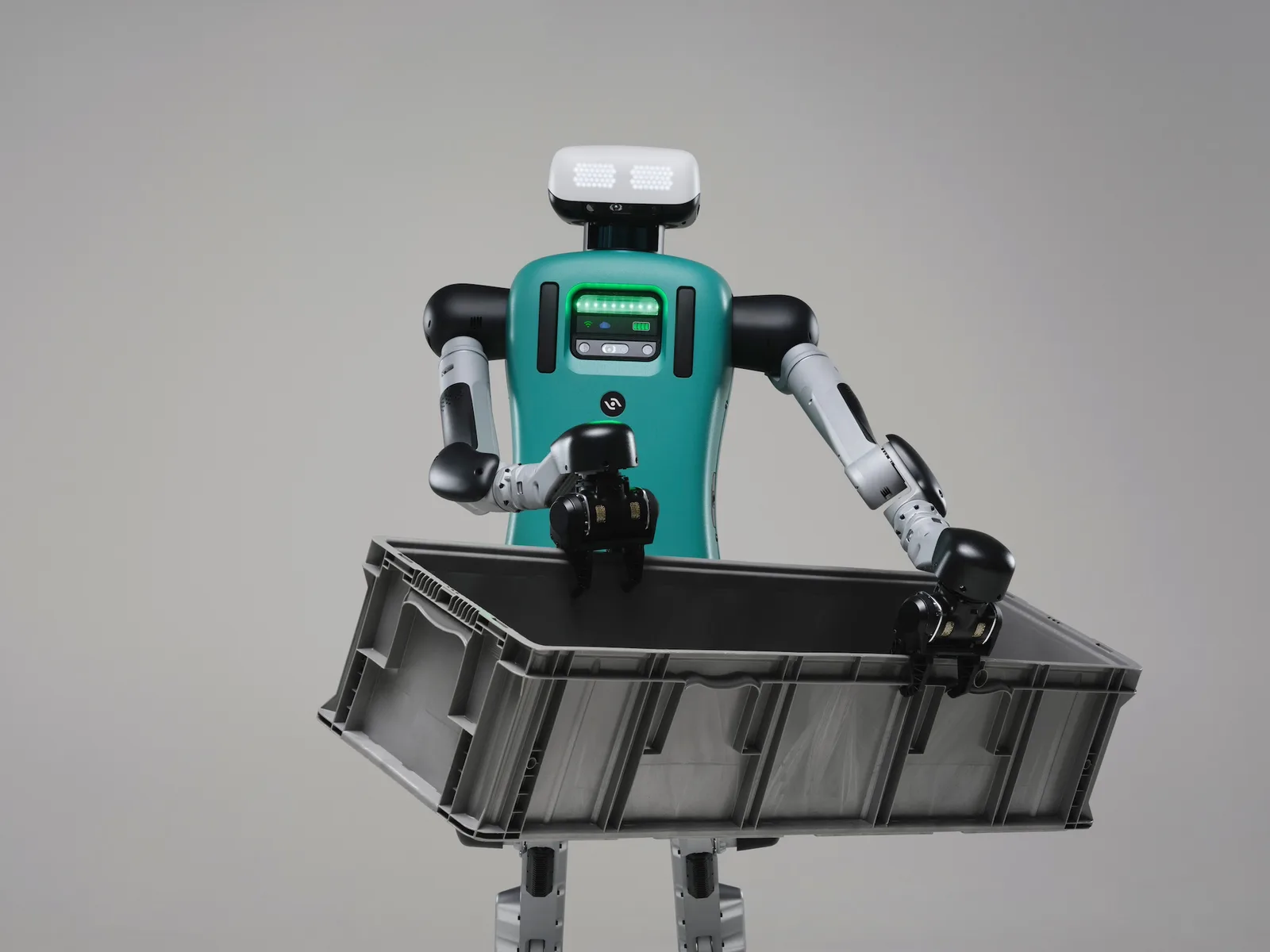 Digit carrying a tote bin
